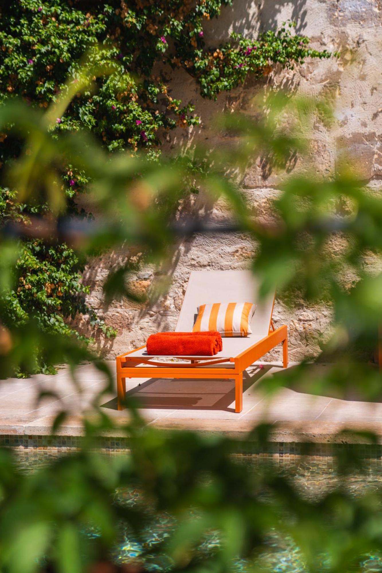 Le Jardin Des Cordeliers Bed and Breakfast Tarascon Exteriör bild