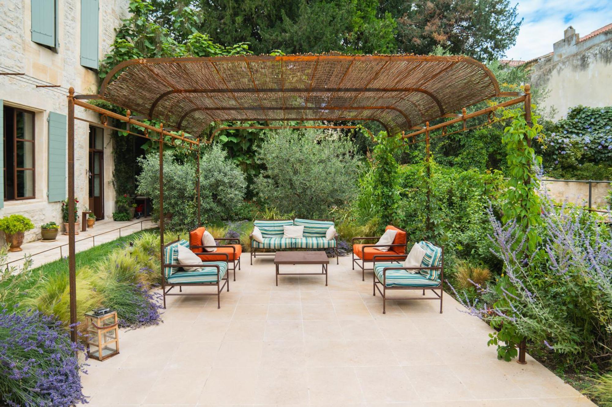 Le Jardin Des Cordeliers Bed and Breakfast Tarascon Exteriör bild