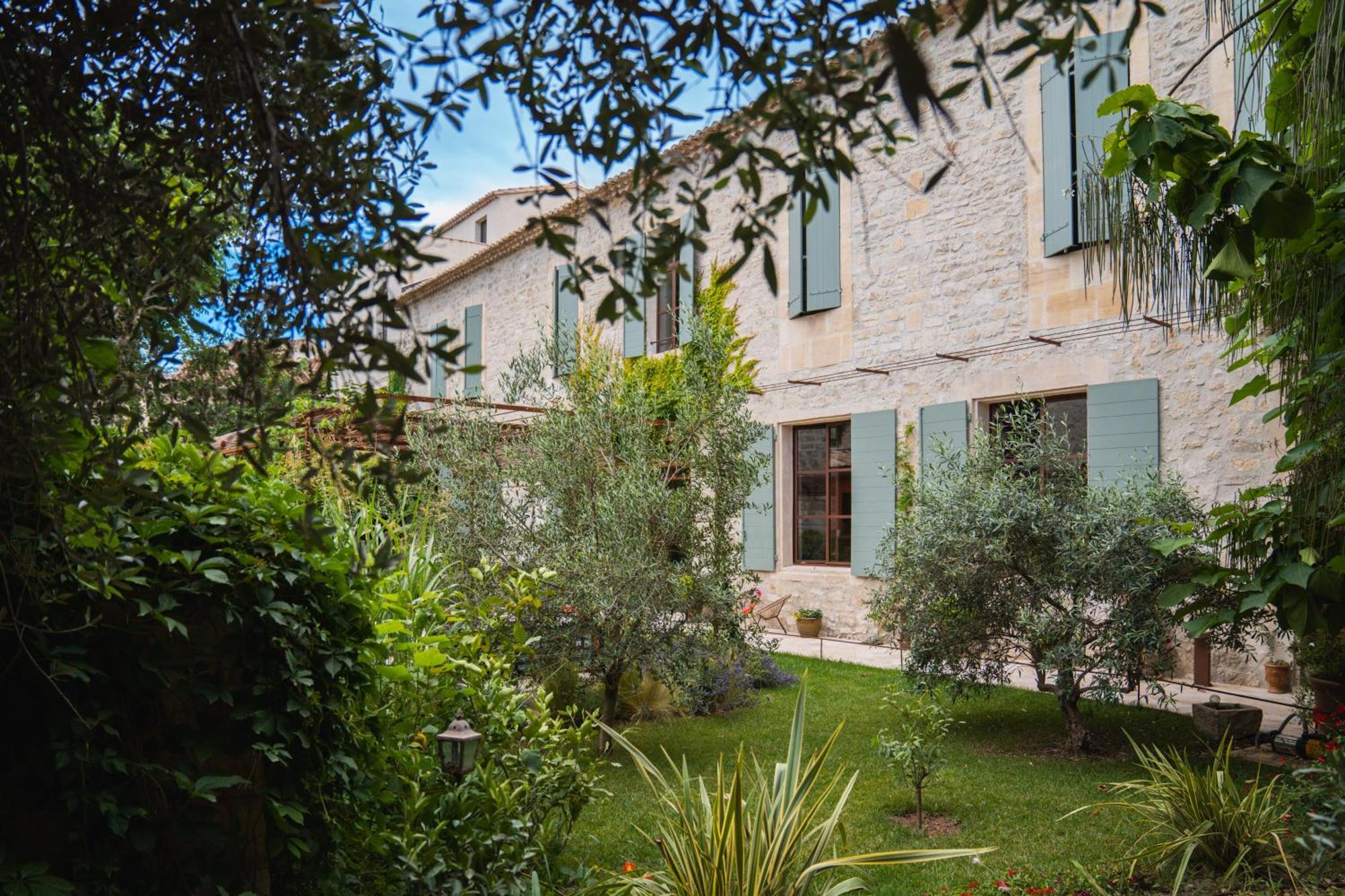 Le Jardin Des Cordeliers Bed and Breakfast Tarascon Exteriör bild